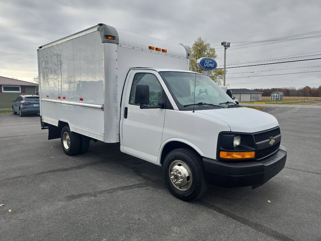 Used 2012 Chevrolet Express 3500 image 4