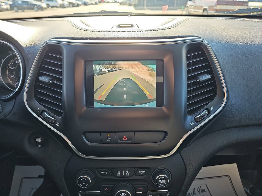 Used 2019 Jeep Cherokee Latitude Plus w/ Comfort/Convenience Group image 27