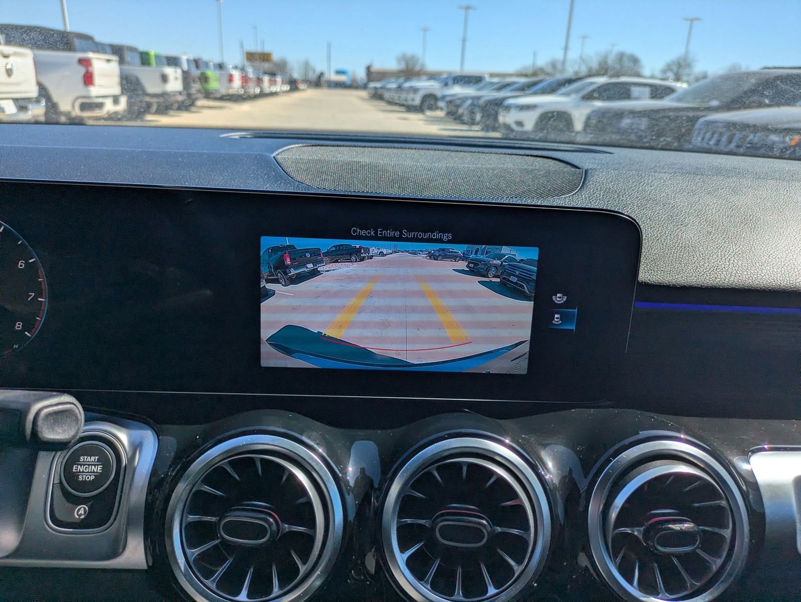 Used 2023 Mercedes-Benz GLB 250 4MATIC image 17