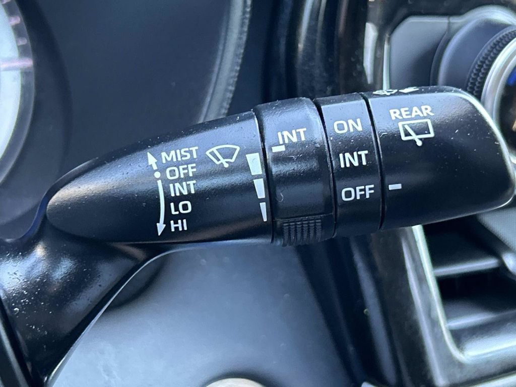 Used 2022 Toyota Highlander LE FWD image 32