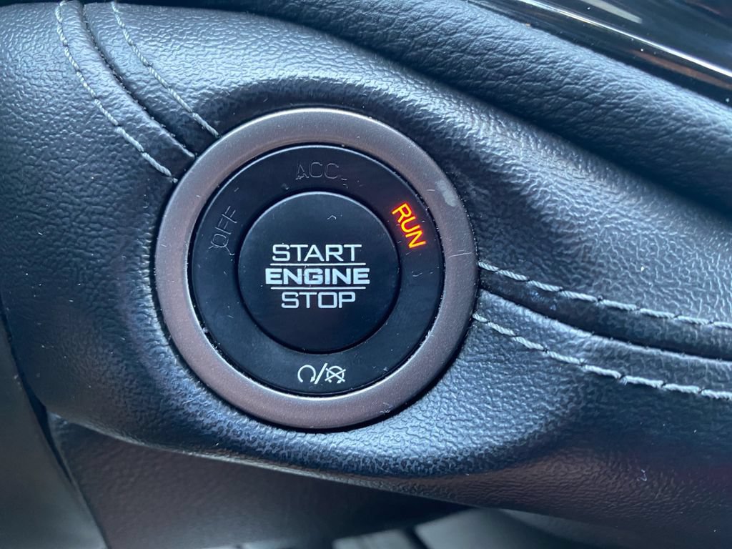 Used 2022 Dodge Durango SXT w/ Blacktop Package AWD/4WD image 36