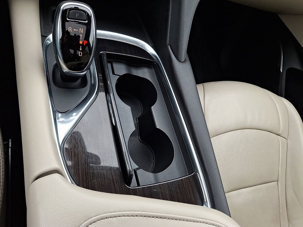 Used 2018 Buick Enclave Essence AWD/4WD image 26