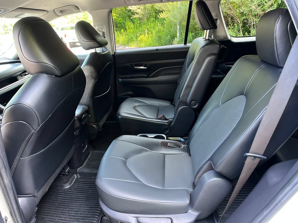 Certified 2024 Toyota Grand Highlander AWD image 21