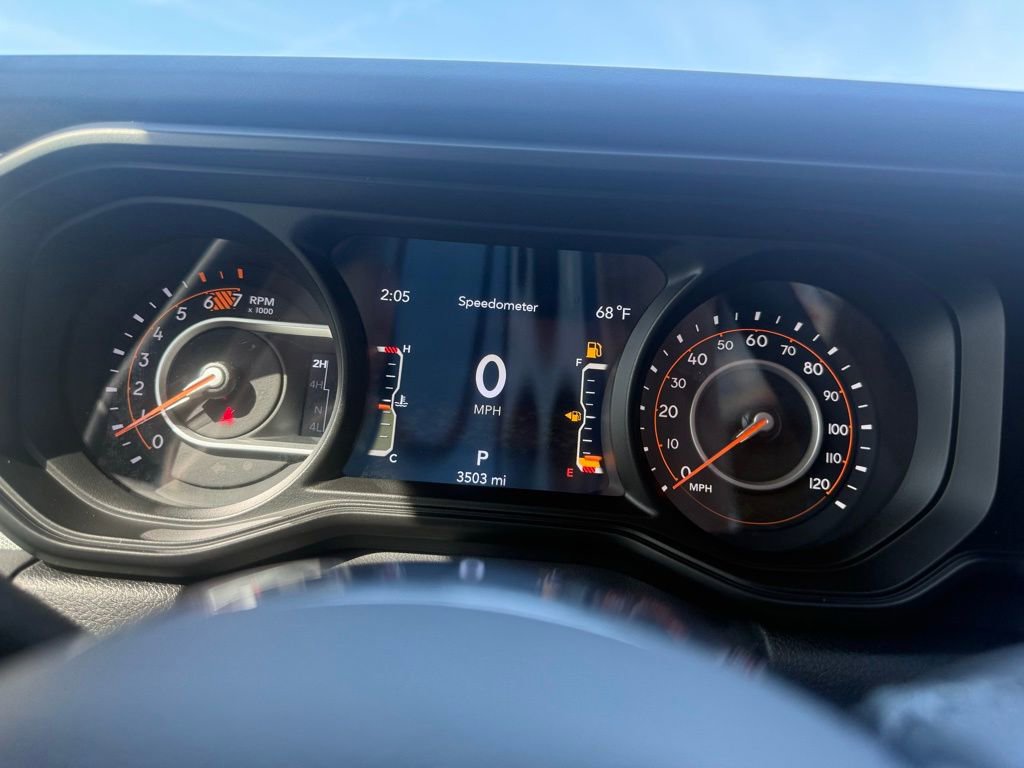 Used 2025 Jeep Wrangler Sahara image 25