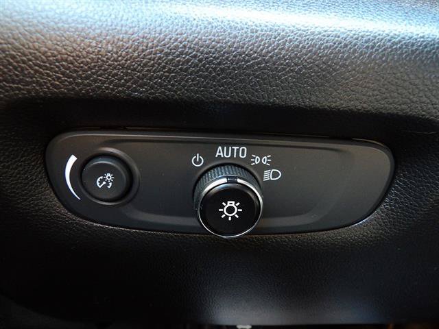 Used 2022 Chevrolet Traverse LT AWD/4WD image 19
