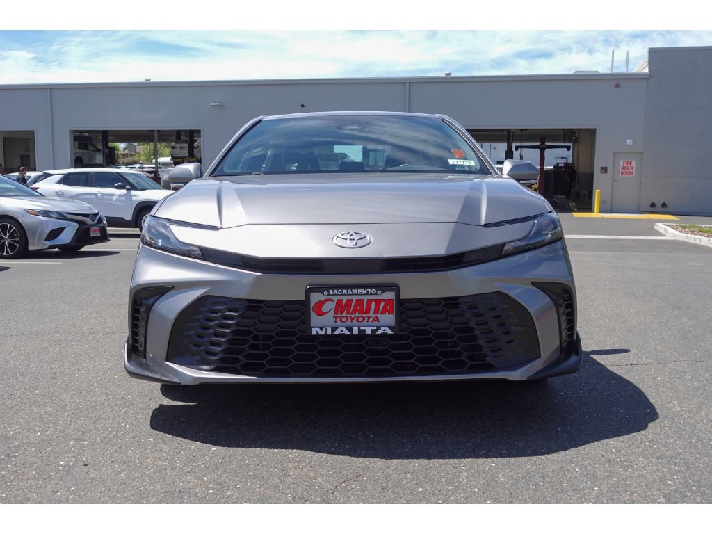 Used 2025 Toyota Camry SE FWD image 8