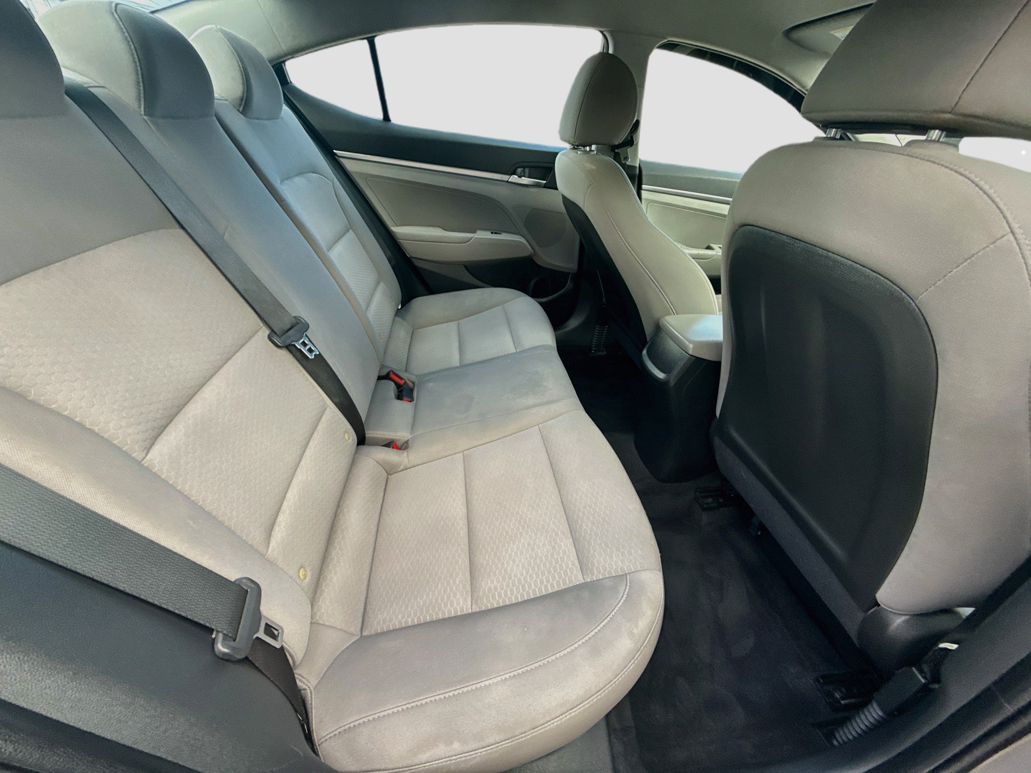 Used 2020 Hyundai Elantra SE FWD image 25