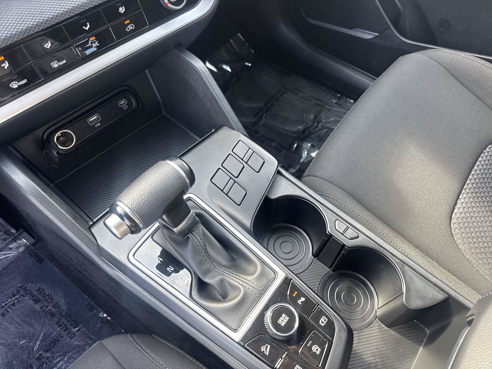 Used 2025 Kia Sportage LX FWD image 15