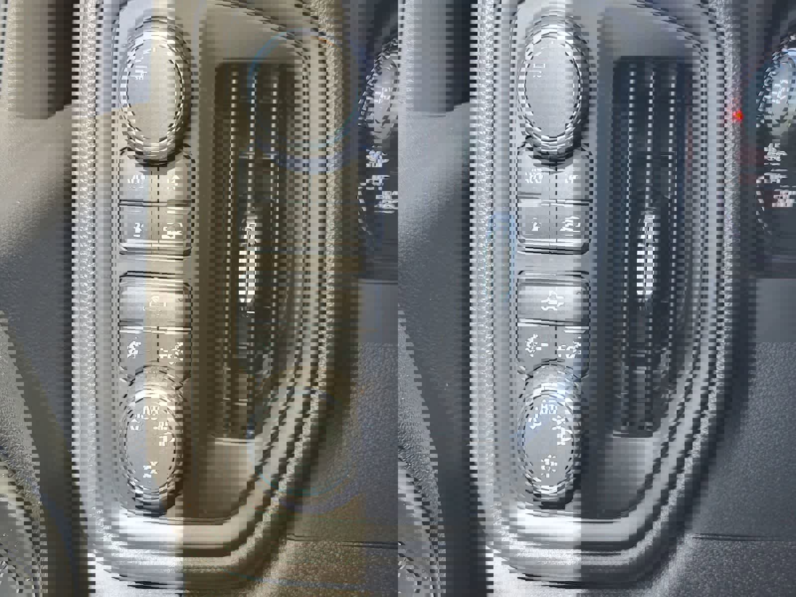 Used 2025 Chevrolet Silverado 1500 Custom image 16