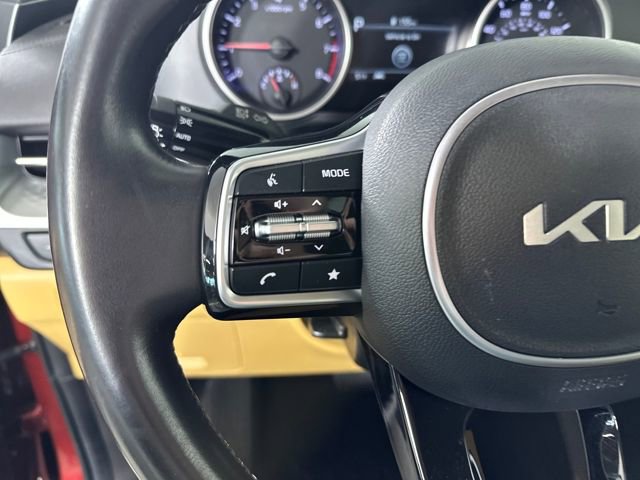 Used 2023 Kia Carnival LX image 15