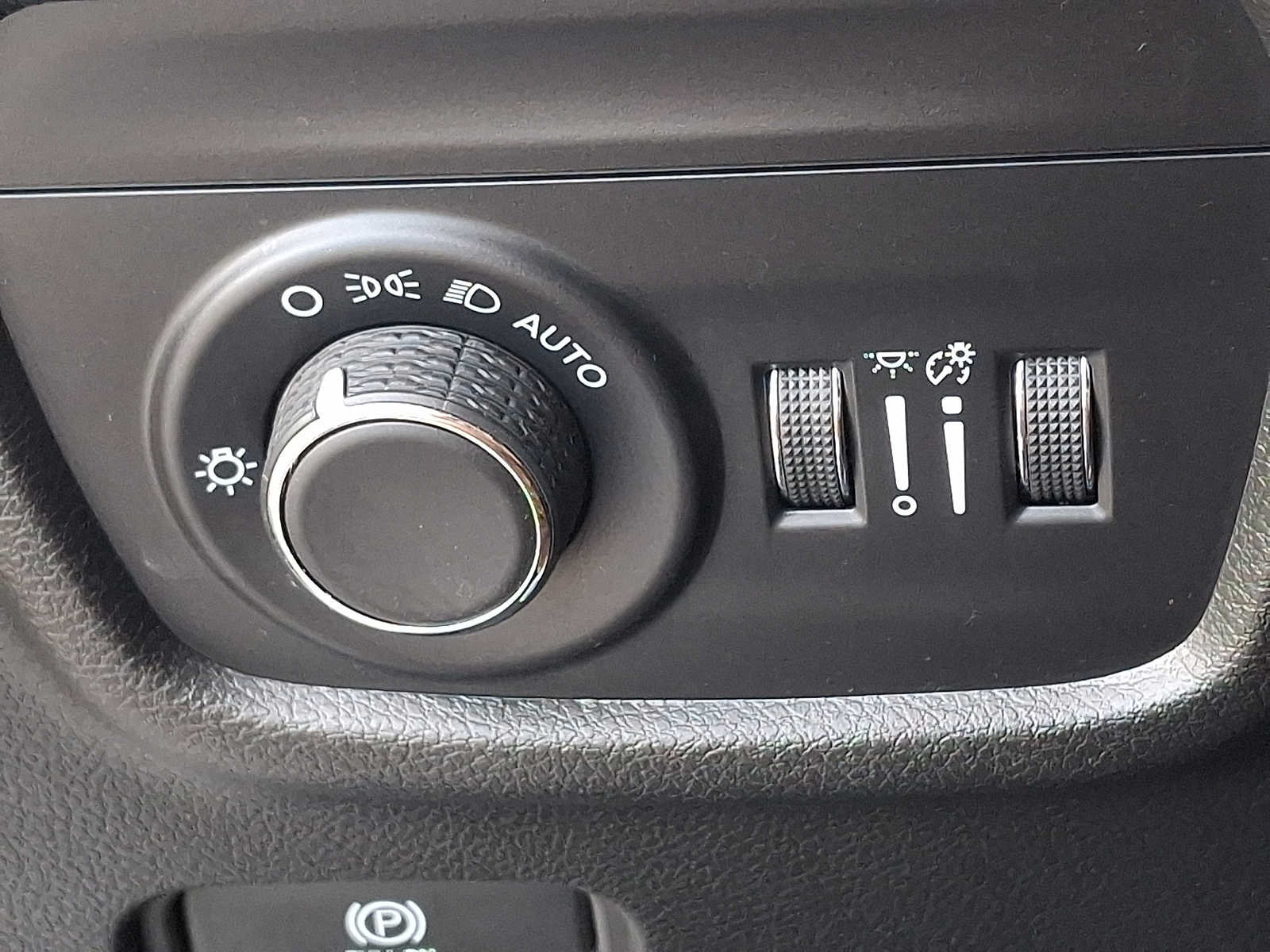 Used 2024 Jeep Grand Cherokee Altitude AWD/4WD image 23