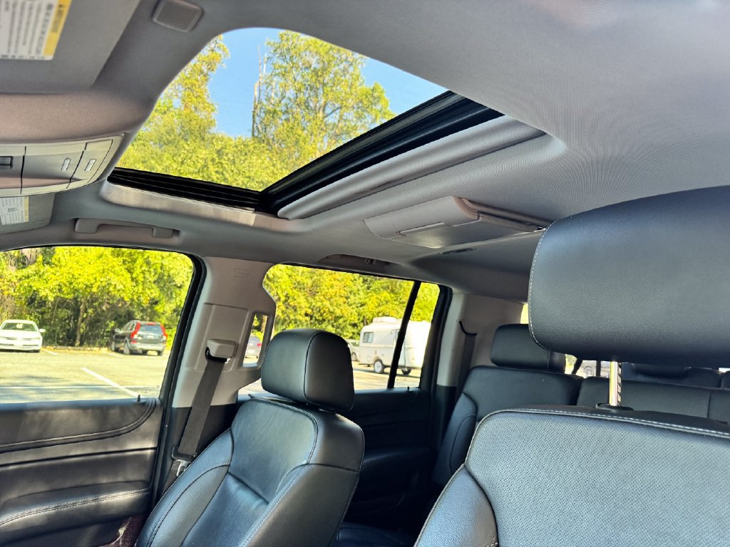 Used 2019 GMC Yukon XL SLT AWD/4WD image 17