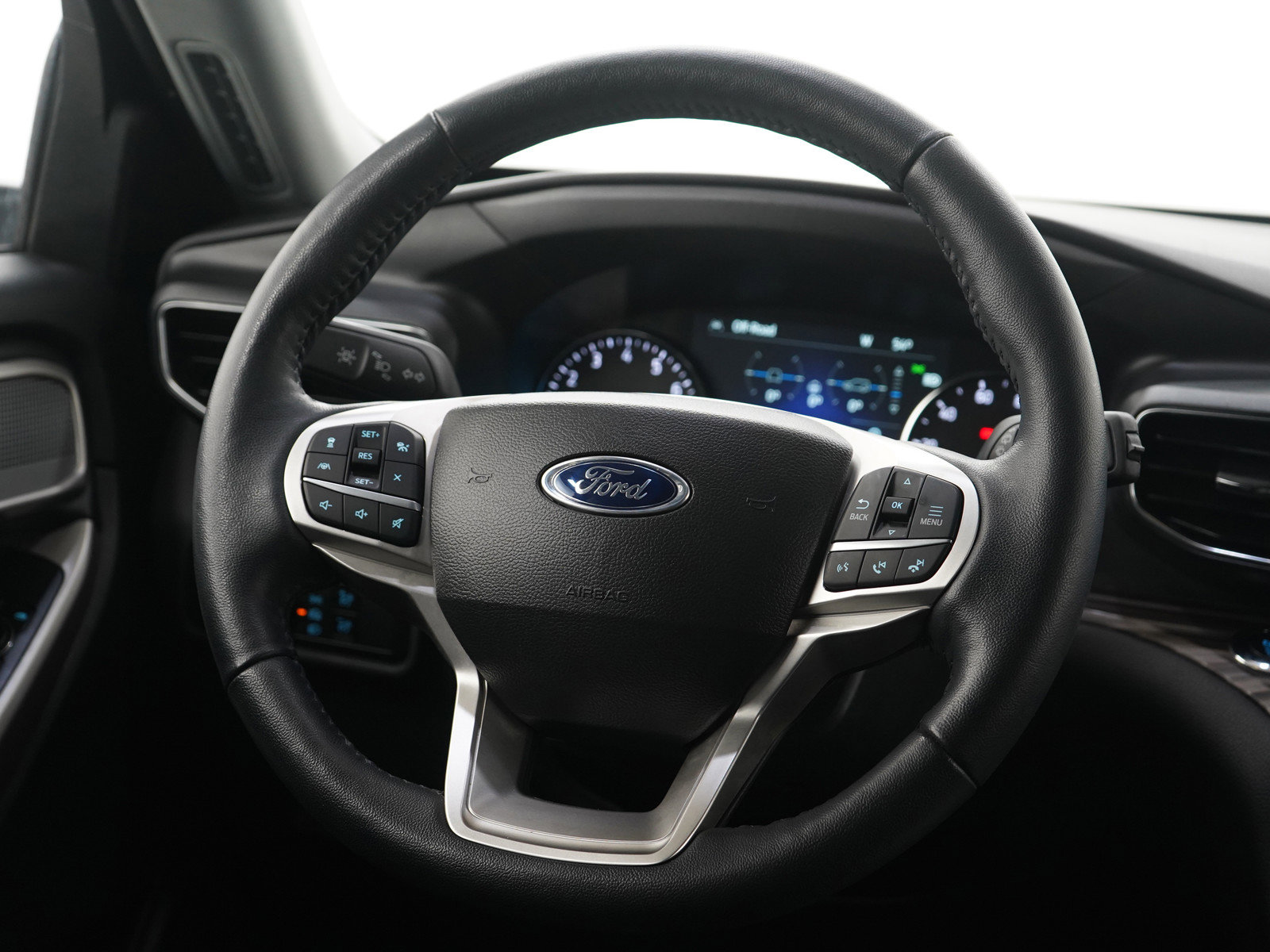 Used 2023 Ford Explorer Limited image 16