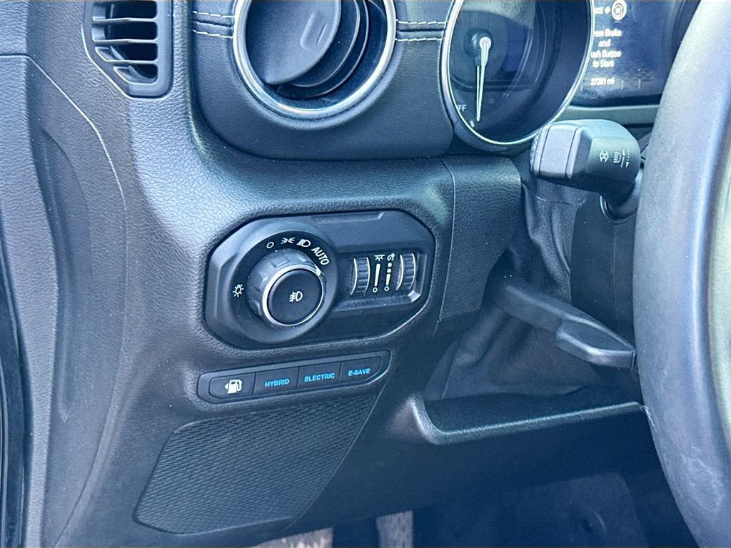 Used 2021 Jeep Wrangler Unlimited Sahara image 11