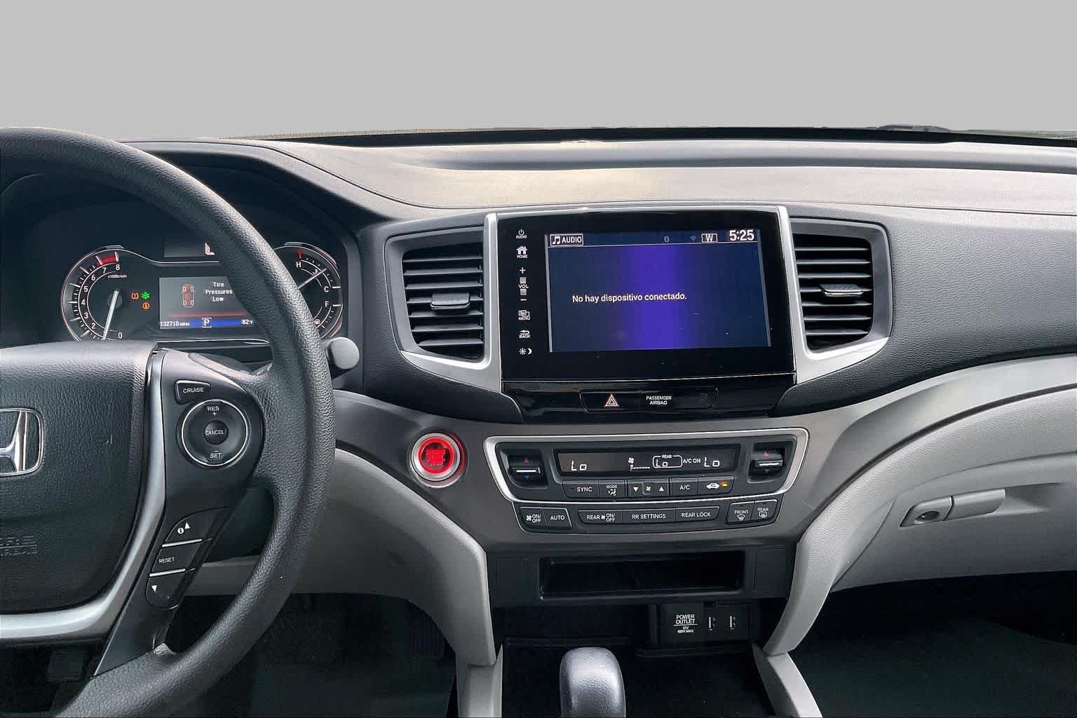 Used 2017 Honda Pilot EX image 7