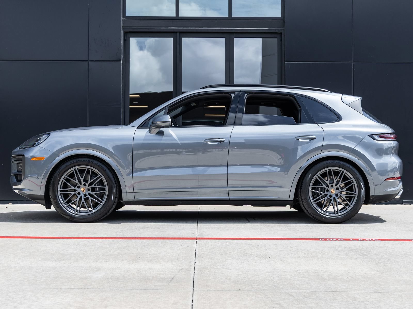 New 2026 Porsche Cayenne AWD/4WD image 2