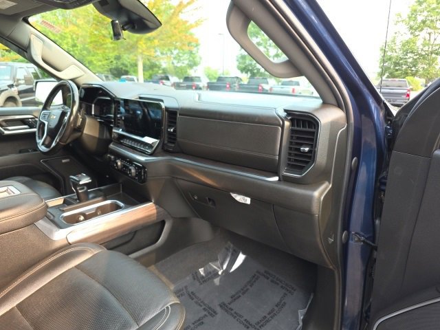 Used 2022 Chevrolet Silverado 1500 LTZ w/ LTZ Premium Package image 13