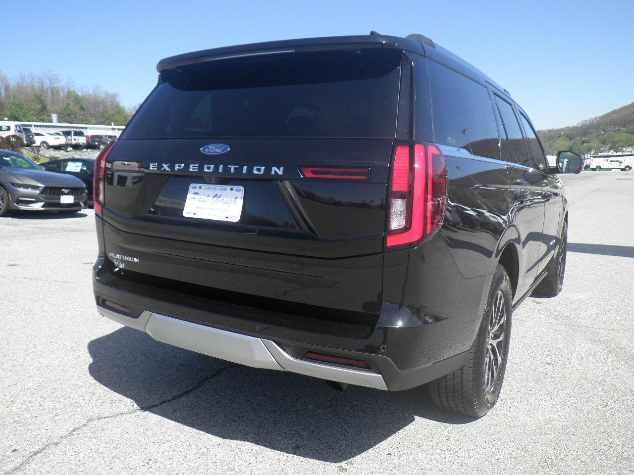 Certified 2025 Ford Expedition Platinum image 6