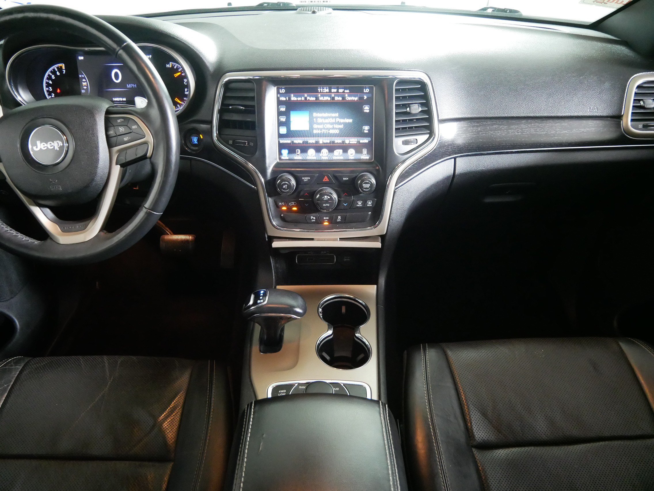 Used 2014 Jeep Grand Cherokee Limited w/ Luxury Group II AWD/4WD image 10