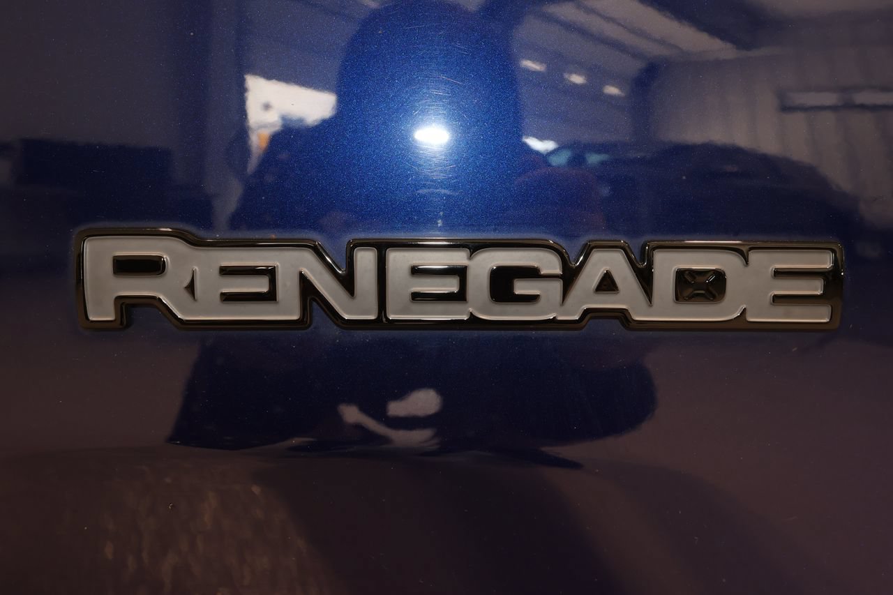 Used 2019 Jeep Renegade Altitude w/ Quick Order Package 2XM AWD/4WD image 32