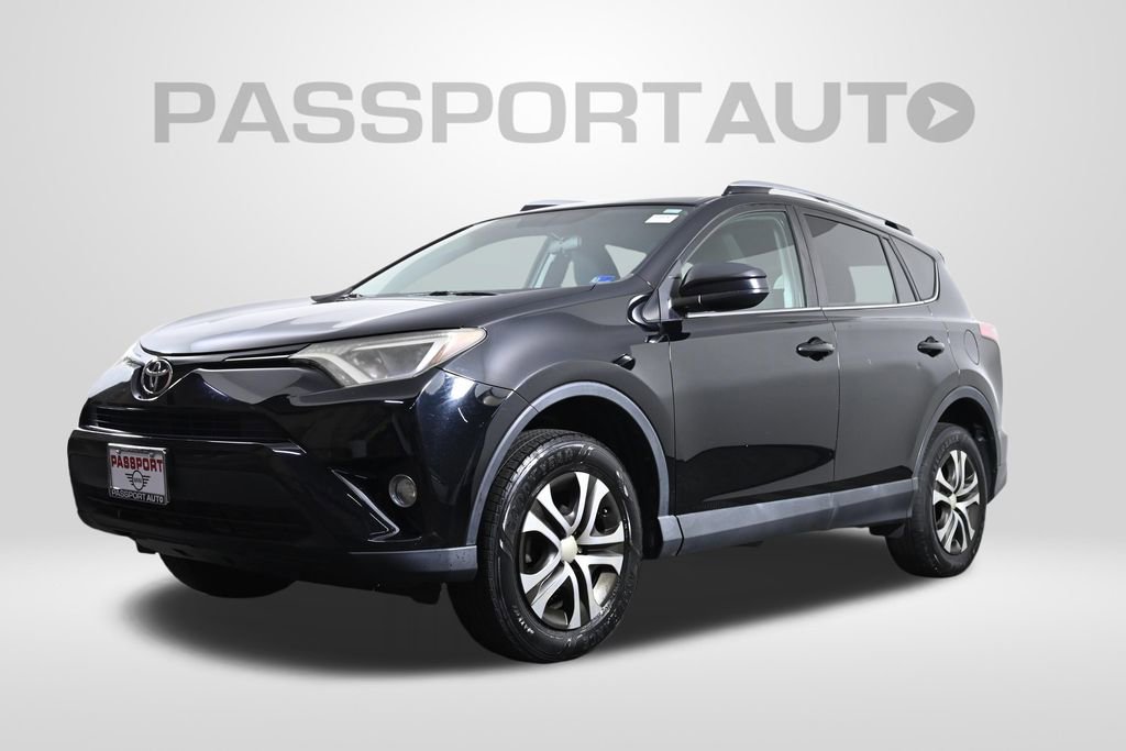 Used 2016 Toyota RAV4 LE image 1