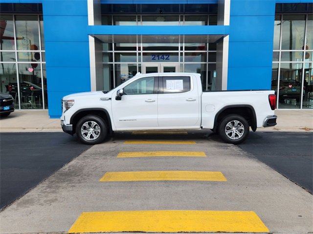 Used 2025 GMC Sierra 1500 SLT image 2