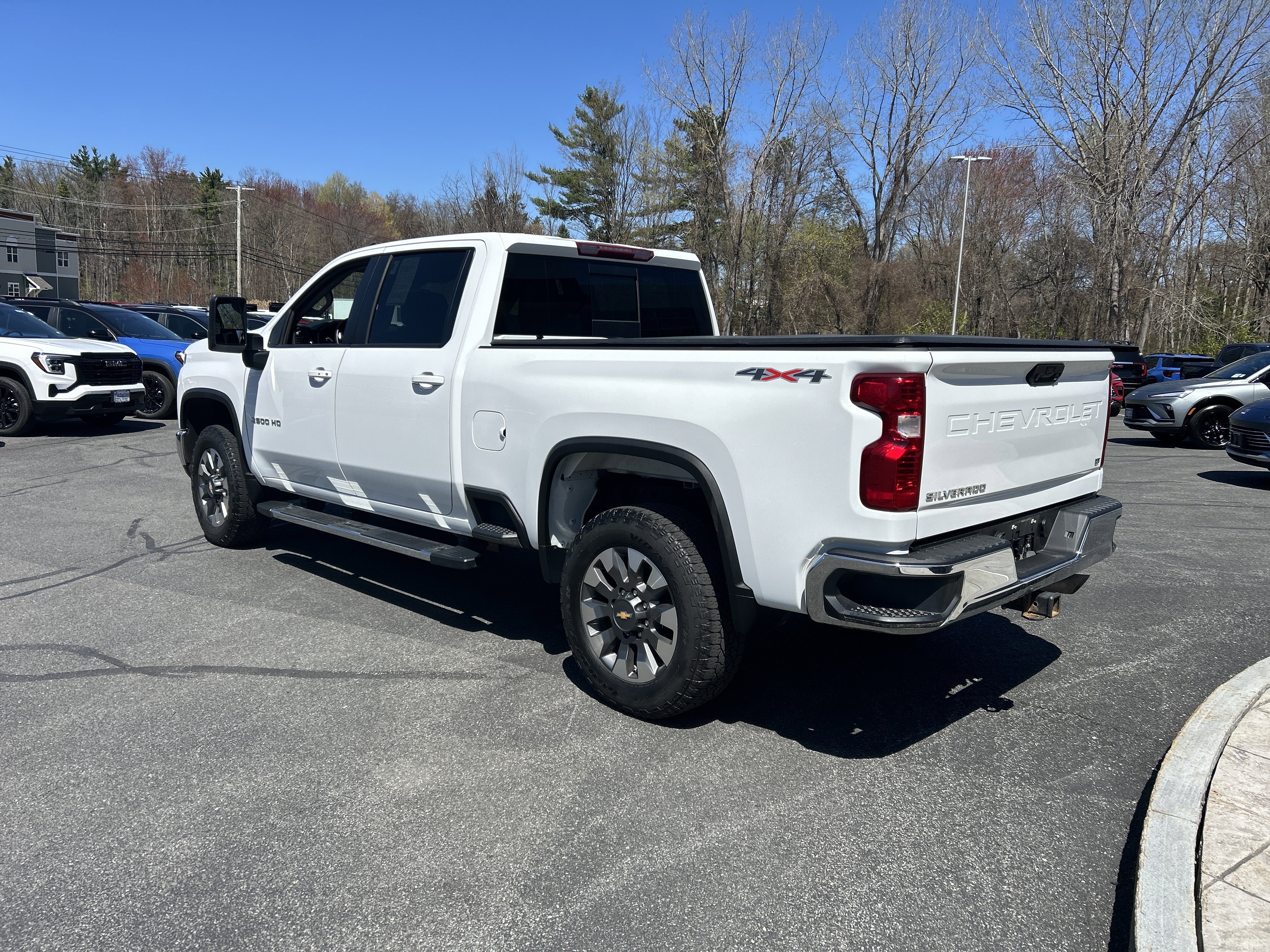 Used 2024 Chevrolet Silverado 2500 LT w/ Convenience Package AWD/4WD image 9