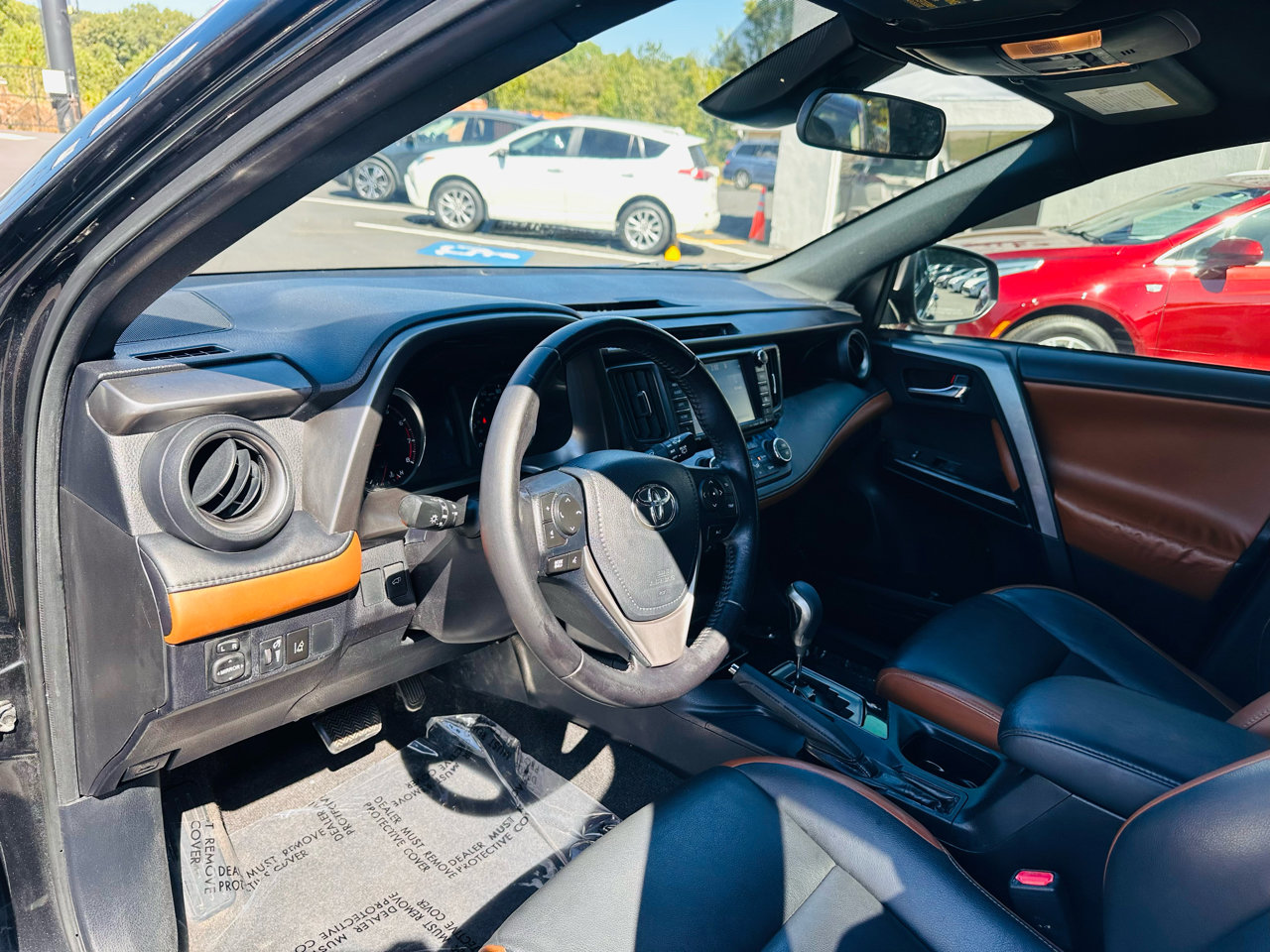 Used 2016 Toyota RAV4 SE image 17