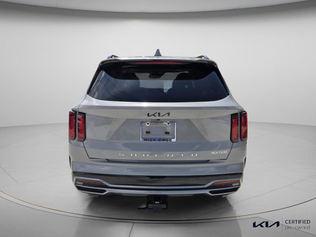 Used 2022 Kia Sorento EX w/ Panoramic Sunroof Package FWD image 6