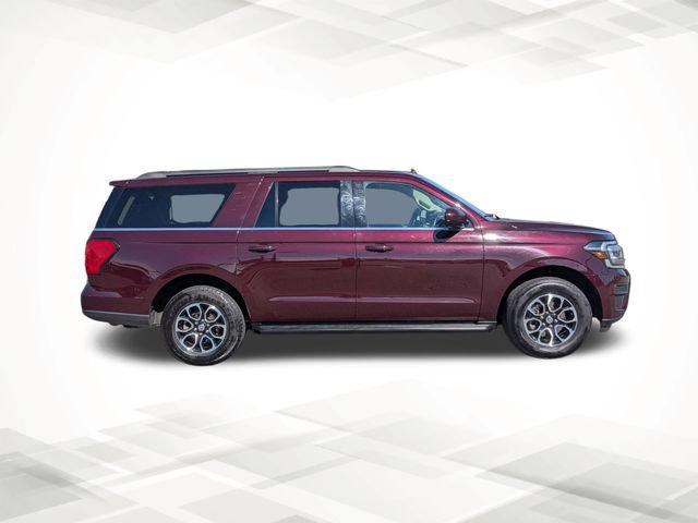 Used 2024 Ford Expedition Max XLT image 3