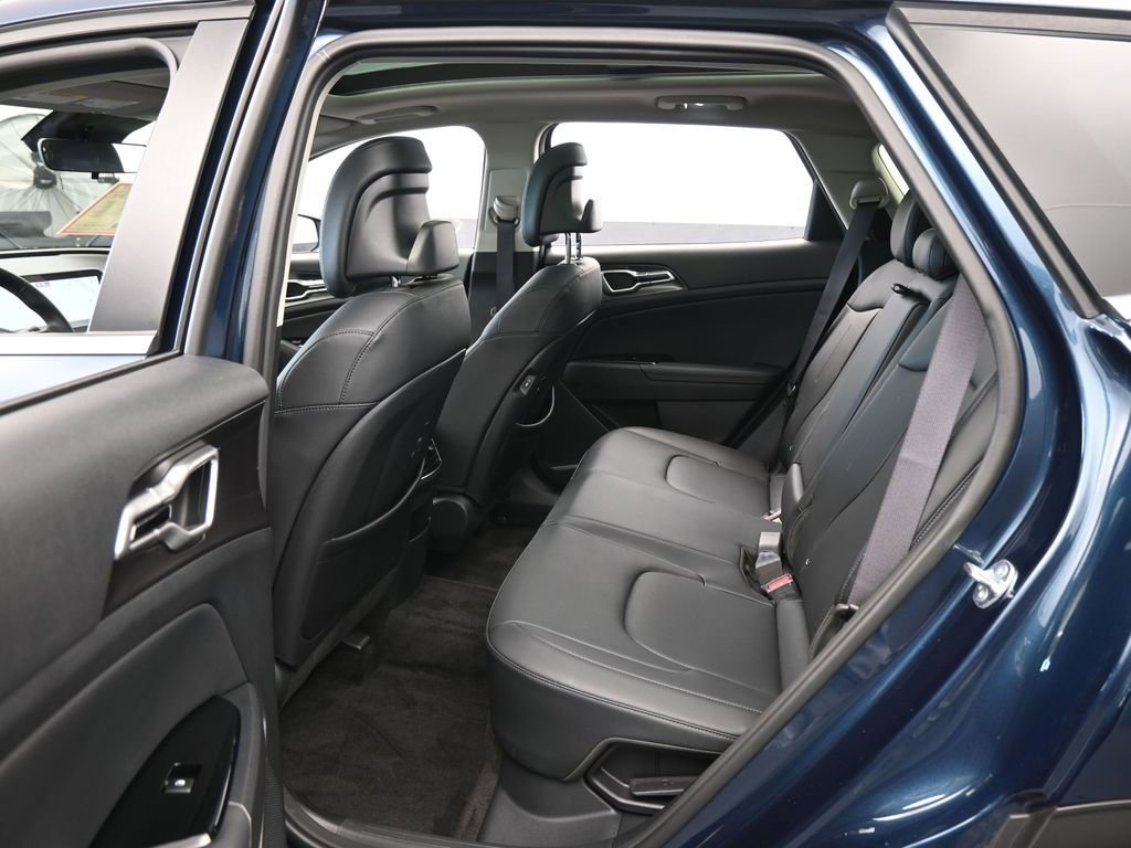 Used 2025 Kia Sportage EX w/ EX Premium Package image 29