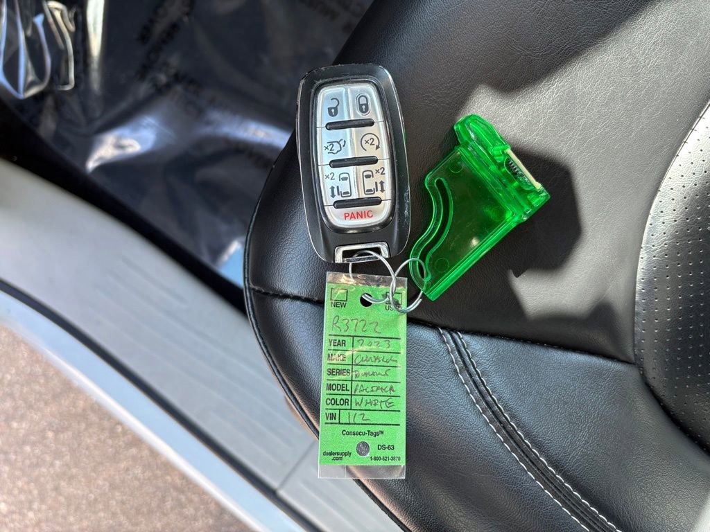 Certified 2023 Chrysler Pacifica Touring-L FWD image 27