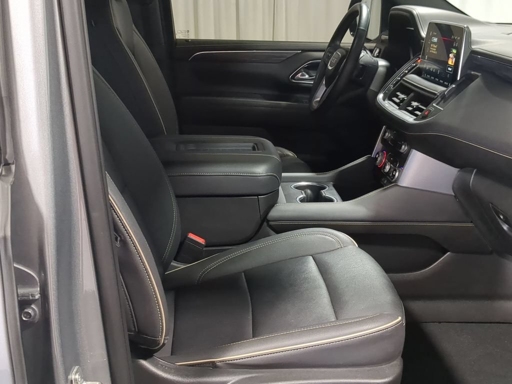 Used 2023 GMC Yukon XL SLT w/ SLT Premium Package AWD/4WD image 28