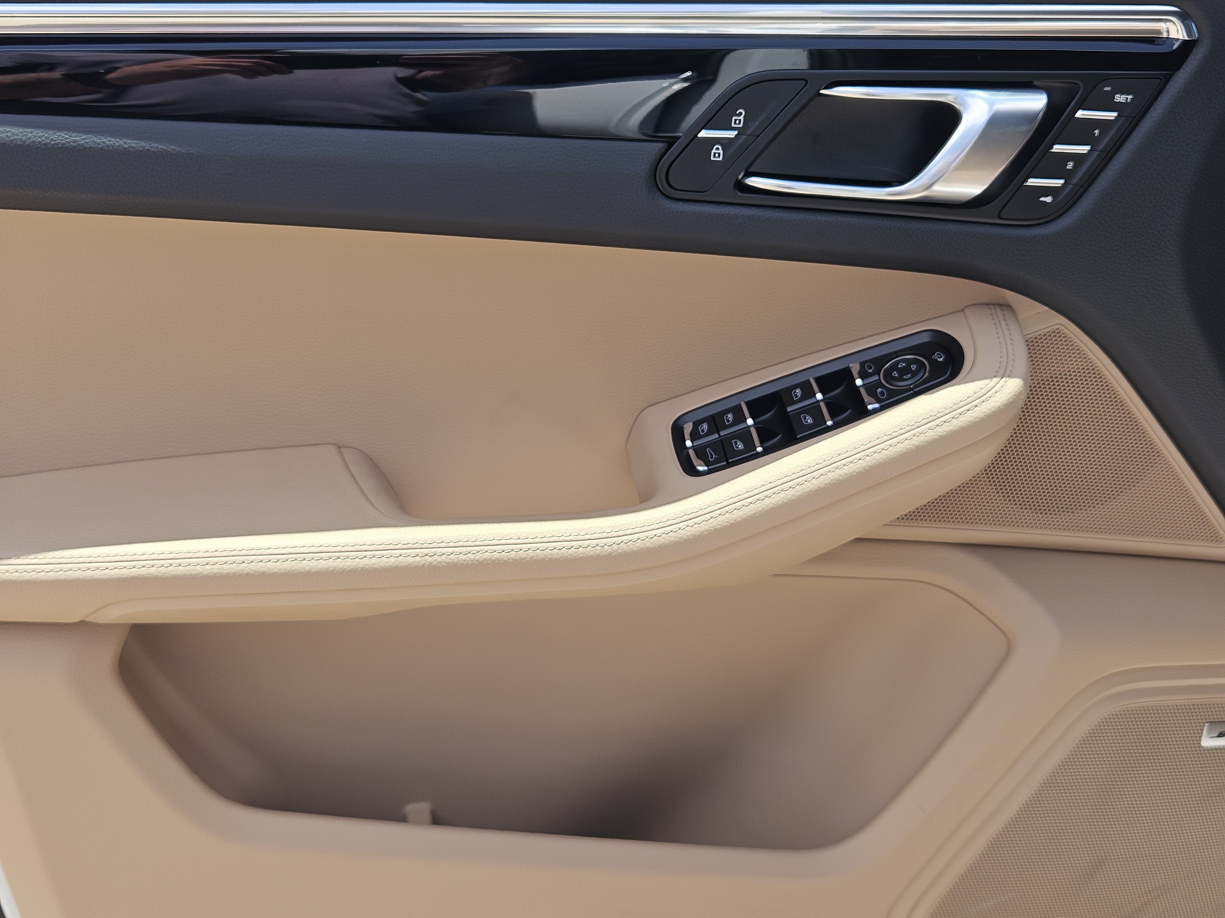 Certified 2026 Porsche Macan S AWD/4WD image 22
