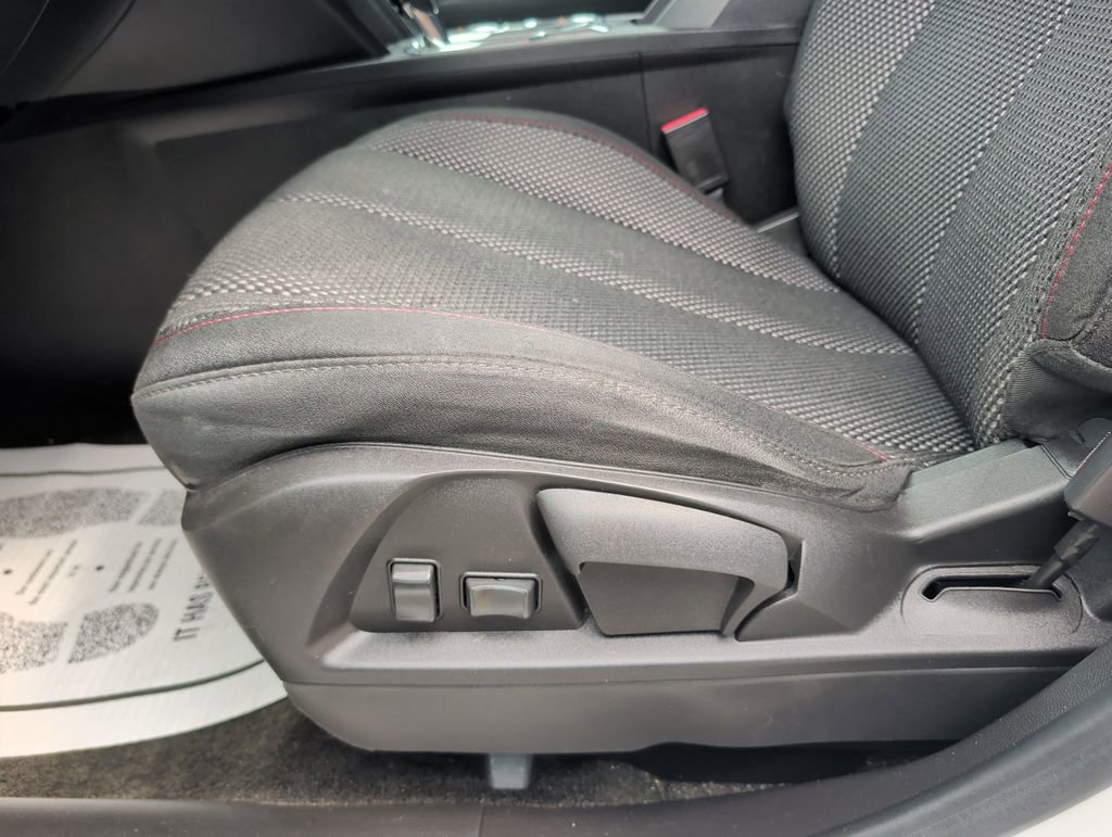 Used 2017 Chevrolet Equinox LT image 9