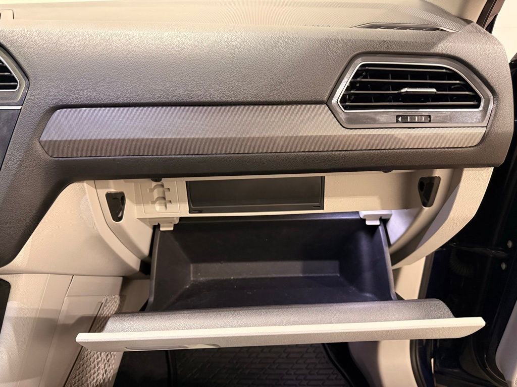 Used 2022 Volkswagen Tiguan SE image 30