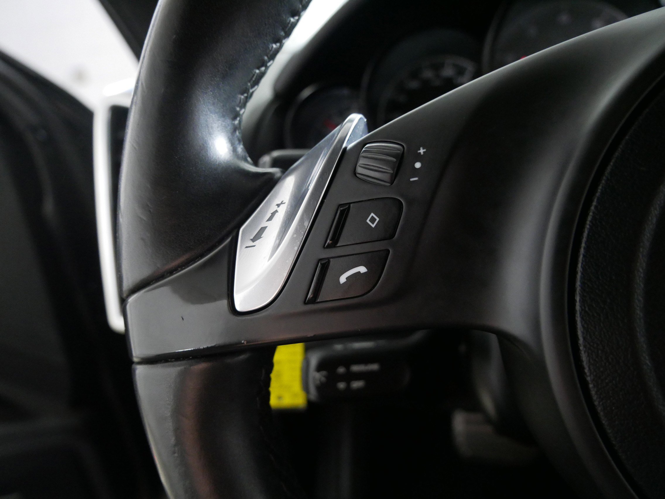 Used 2013 Porsche Cayenne S image 27