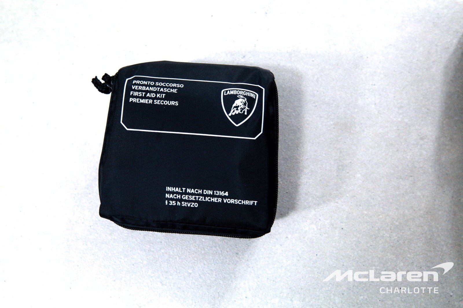 Used 2025 Lamborghini Urus SE AWD/4WD image 32
