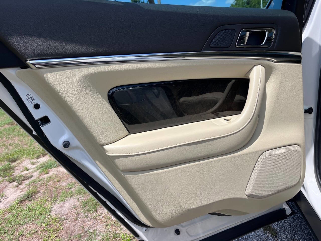 Used 2014 Lincoln MKS AWD w/ Equipment Group 201A image 35