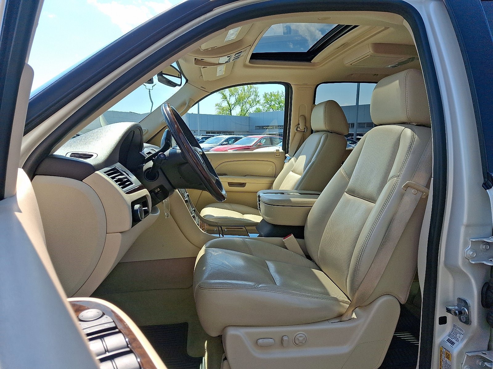 Used 2007 Cadillac Escalade AWD w/ Information Package image 15