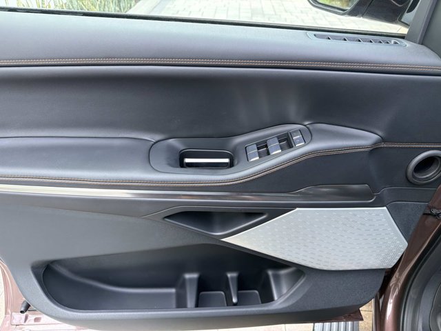 New 2027 Lincoln Navigator L Black Label AWD/4WD image 9