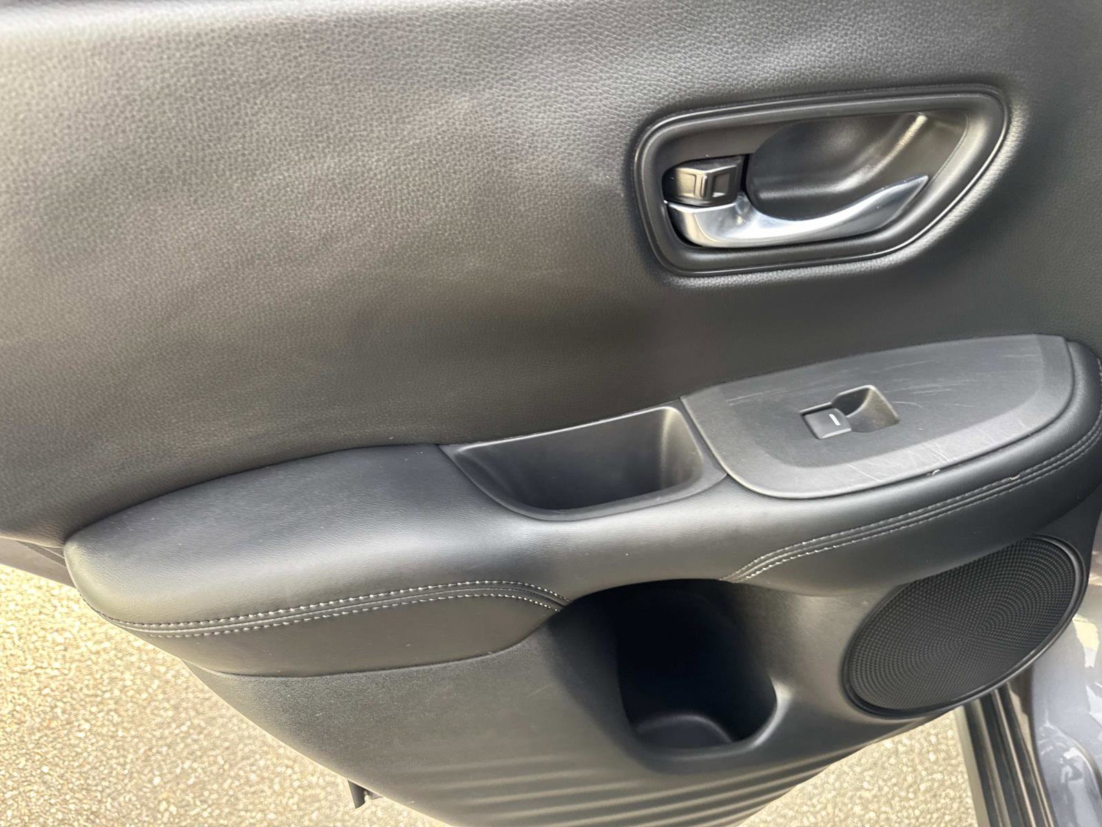 Used 2023 Honda HR-V LX image 11