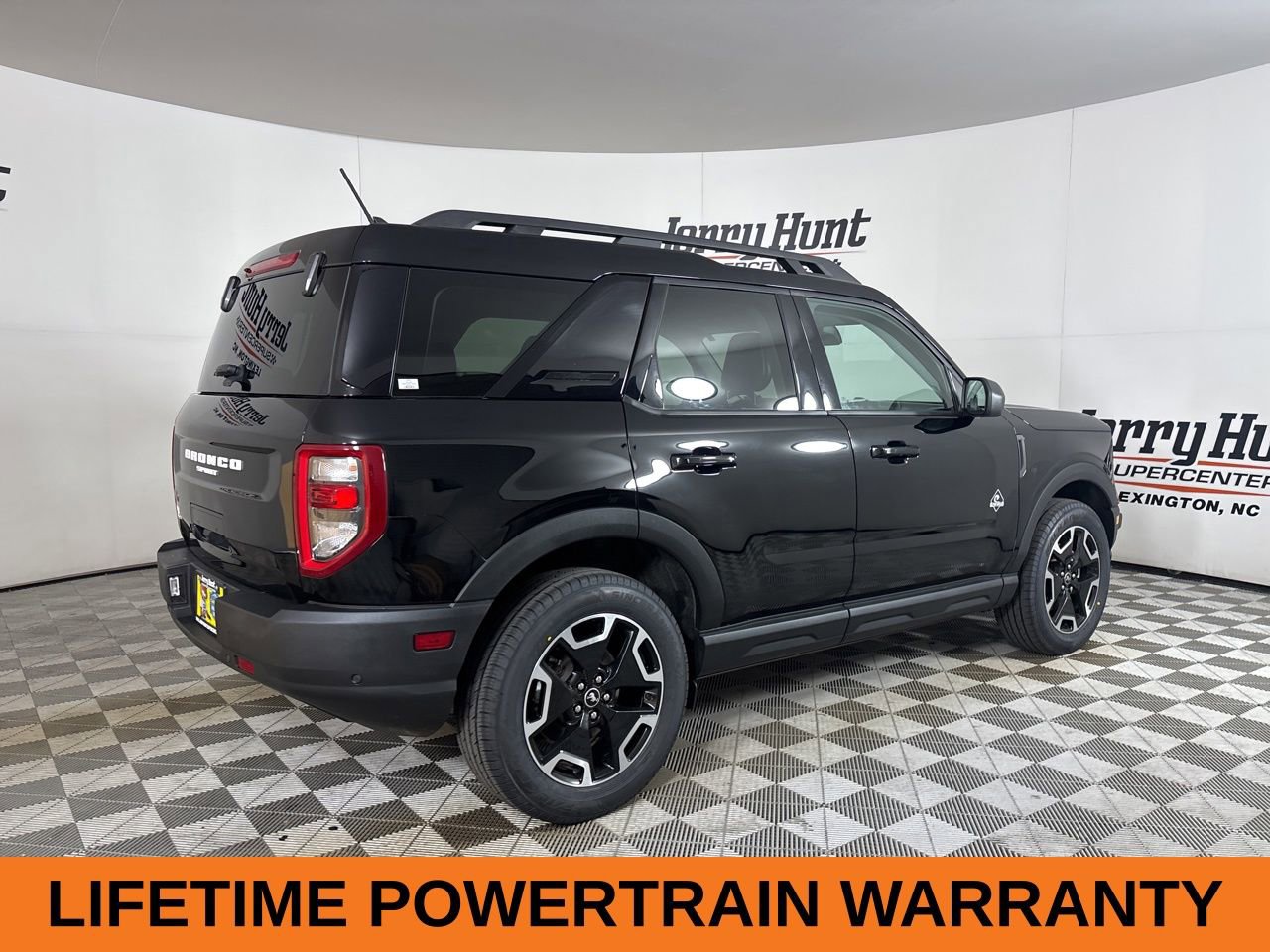 Used 2023 Ford Bronco Sport Outer Banks w/ Tech Package AWD/4WD image 5