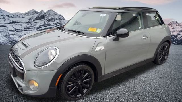 Used 2019 MINI Cooper S image 1
