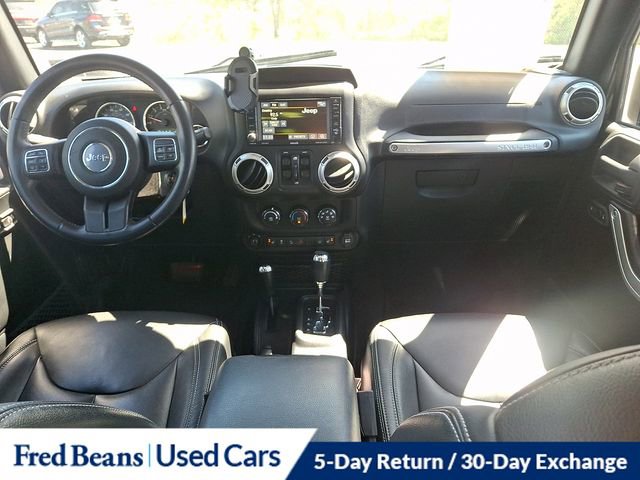 Used 2017 Jeep Wrangler Unlimited Sahara w/ Connectivity Group AWD/4WD image 15