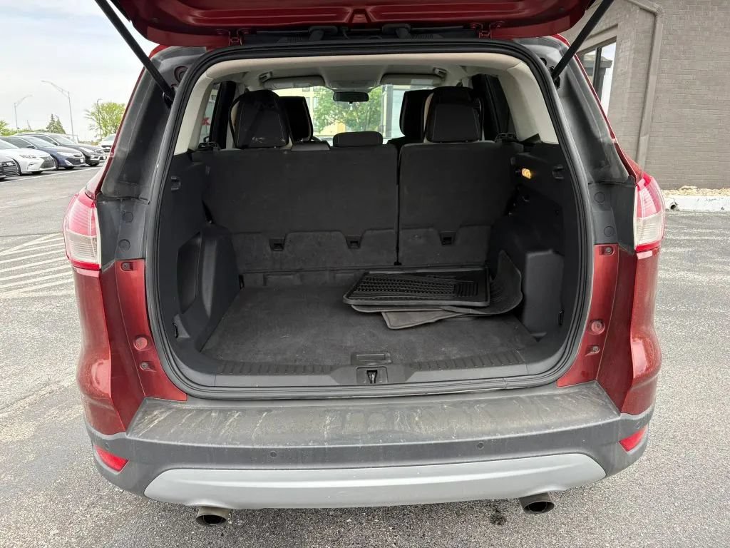 Used 2016 Ford Escape SE w/ Equipment Group 201A AWD/4WD image 9