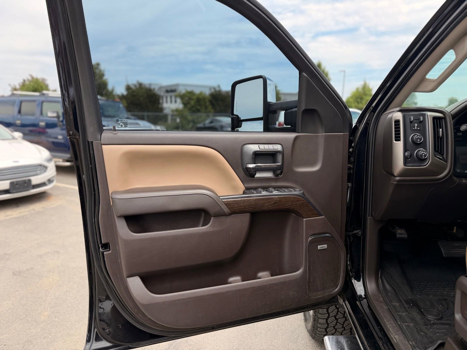 Used 2019 GMC Sierra 2500 Denali w/ Duramax Plus Package AWD/4WD image 19