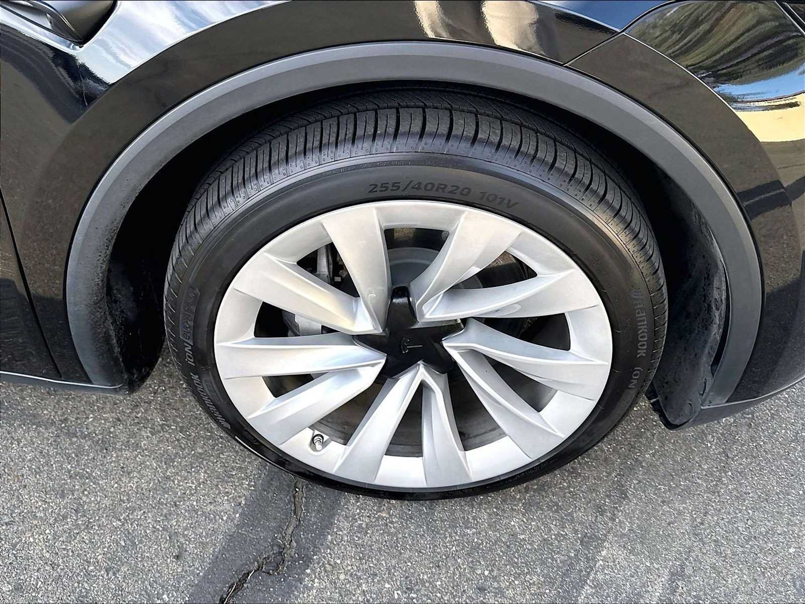 Used 2026 Tesla Model Y AWD image 11
