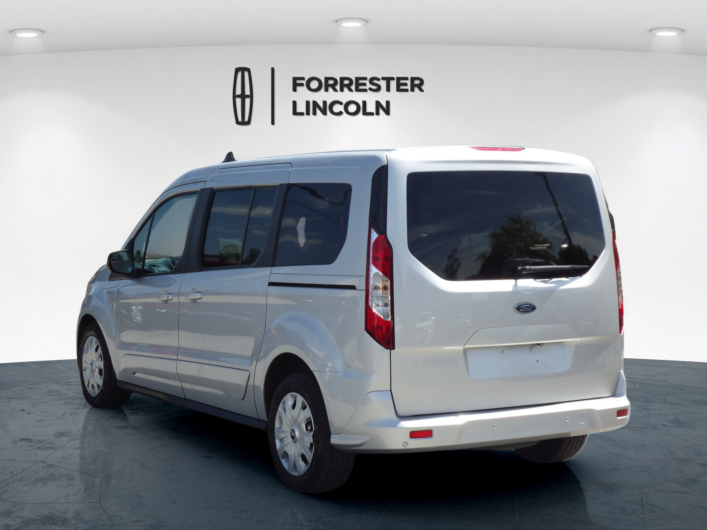 Used 2021 Ford Transit Connect XLT FWD image 5