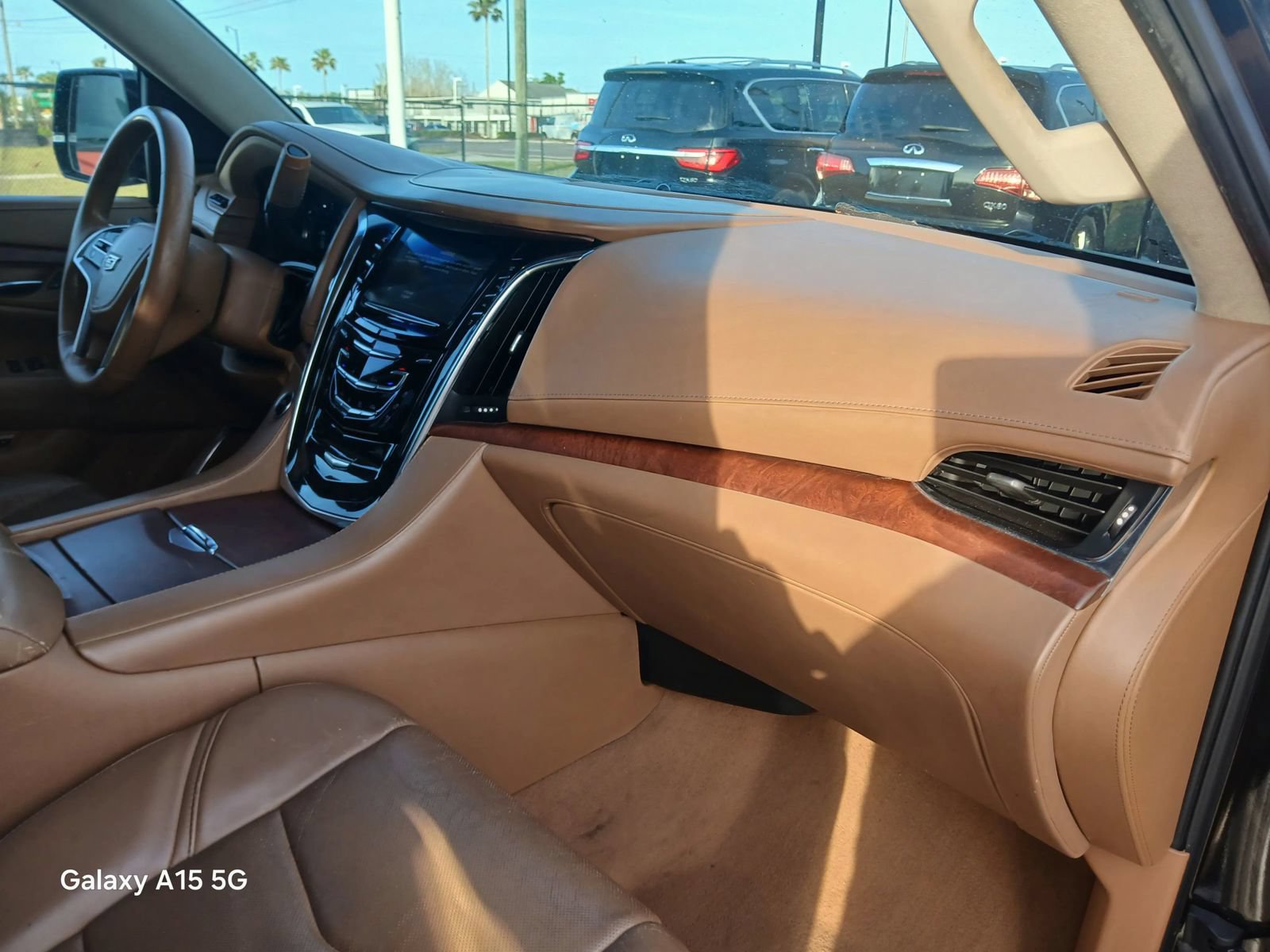 Used 2016 Cadillac Escalade Platinum RWD image 18